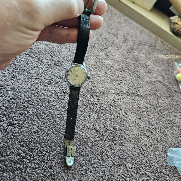 old Timex watch - Picture 6 of 8